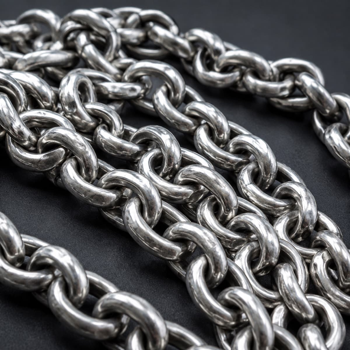 Belcher Chain 3 mm in solid 925 sterling silver, photographed against a dark grey background