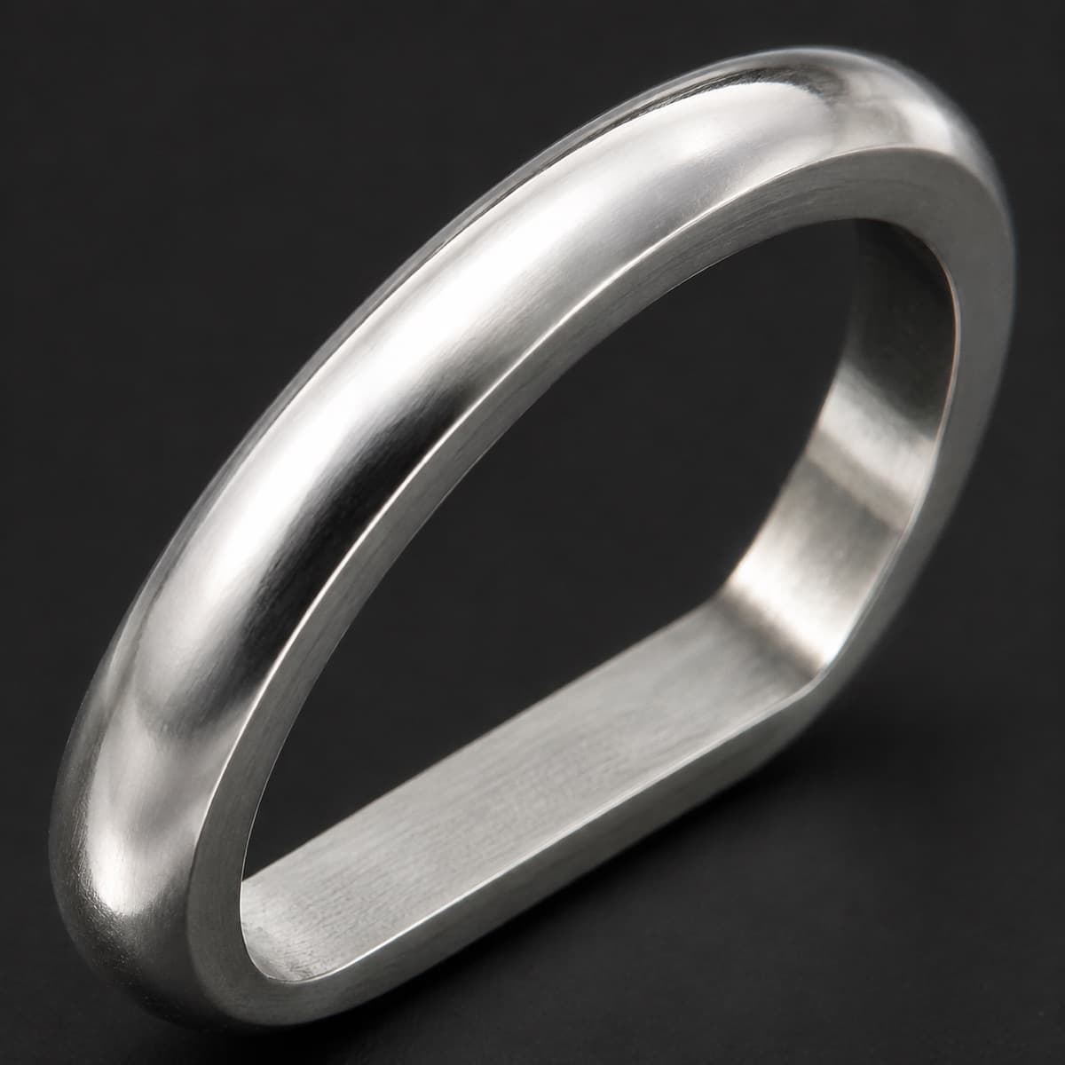 D-Shape Band 3 mm in solid 925 sterling silver, photographed against a dark grey background
